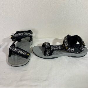 Camel crown sandal, 10